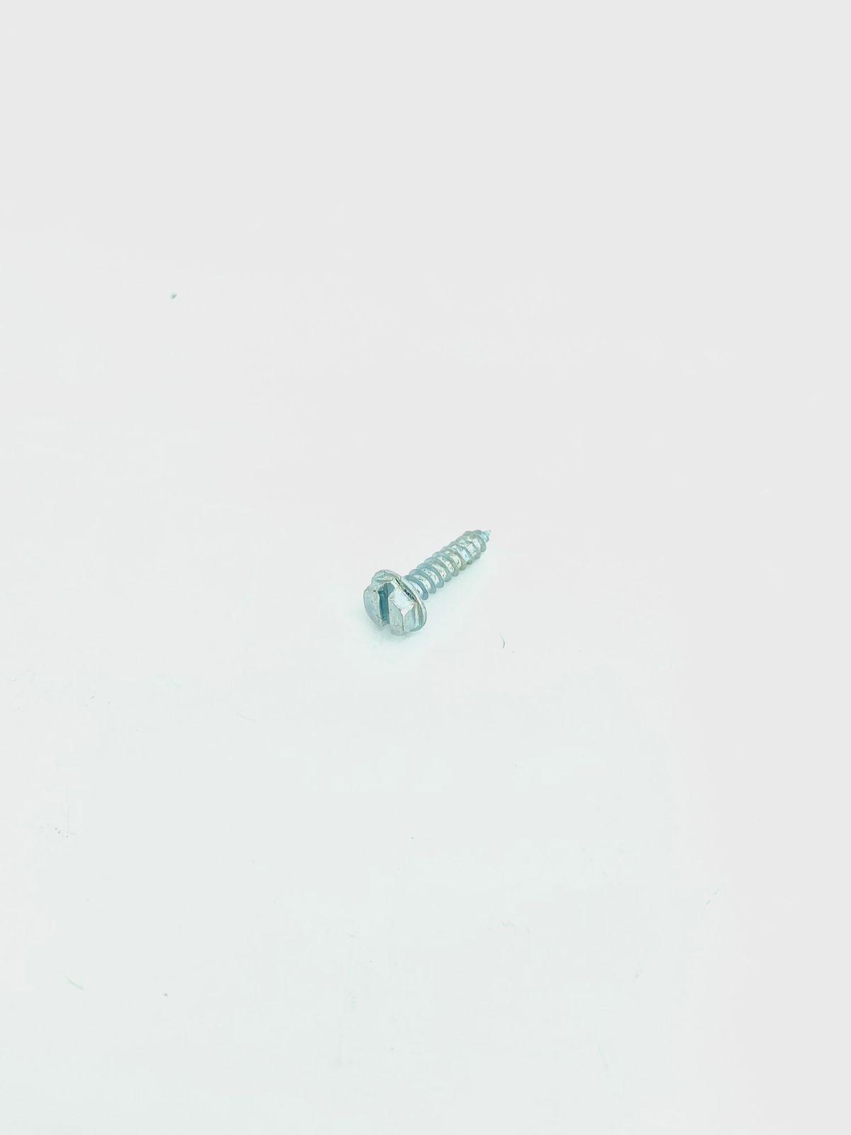 Z4783 - PARAFUSO SOBERTO 3,9 X 16 NEW HOLLAND: 9842264