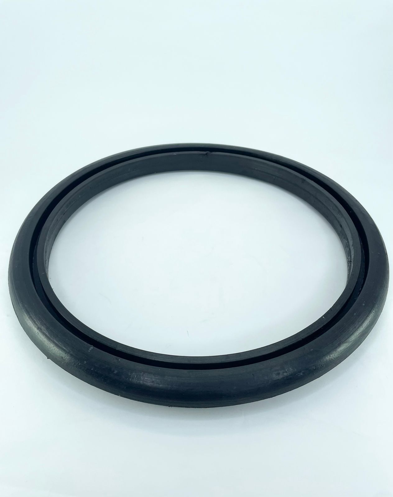 Z652 - BANDA COMPACTADORA 900042000442 / 00442: IMASA 47842332 CASE 0066002536 / 04123: KF 0503031421: TATU  17080013: SFIL (AGCO) 2730968: JUMIL 34370005 /900110013: VENCE TUDO 60065203 / YC075203/ YD065203  KUHN